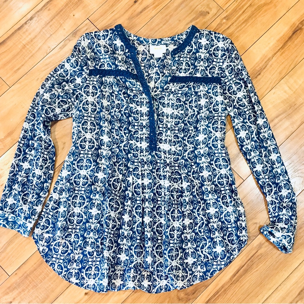 Maeve Anthropologie boho floral blouse top shirt pleated blue ivory crea…